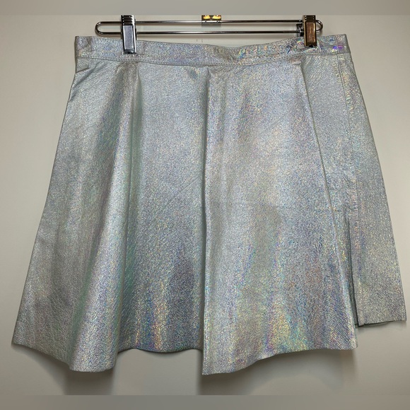 American Apparel Iridescent Leather Silvery Hologram Skater Circle Skirt Size L - Picture 4 of 13